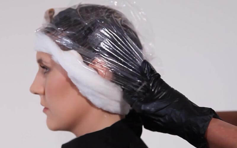 بستن موها با پوشش پلاستیکی