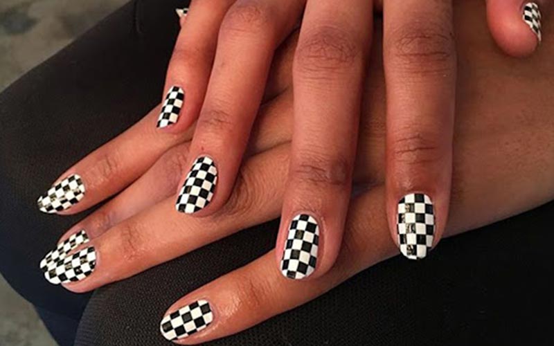 ژلیش ناخن سیاه سفید	