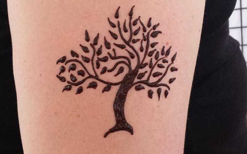 نقاشی درخت با حنا