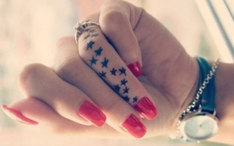تاتو ستاره روی انگشت