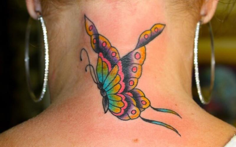 تاتو پروانه پشت گردن	