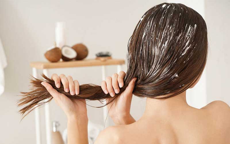 طرز استفاده از روغن نارگیل برای موی سر
