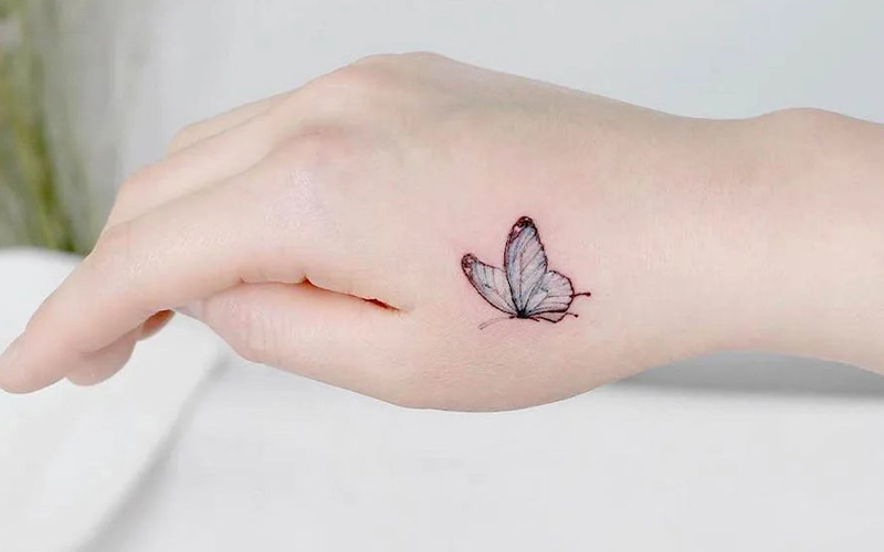 تاتو پروانه کوچک رنگی